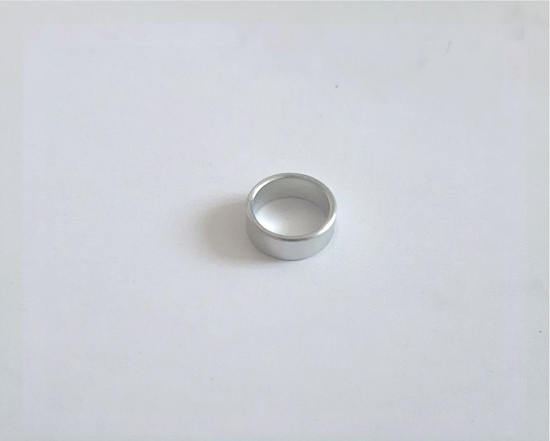 Distanční váleček A